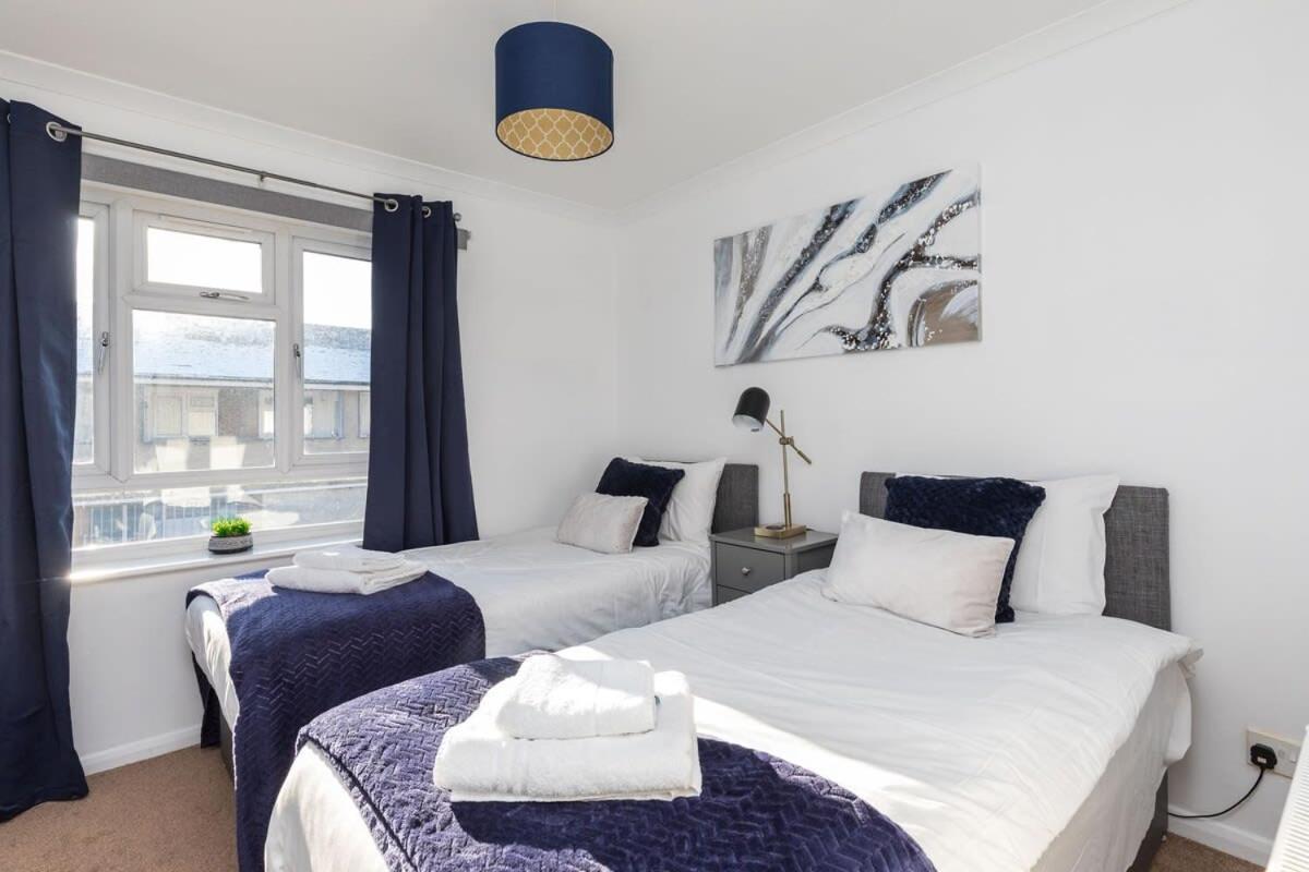 Villa 19A The Broadwalk - Cozy 1Br In The Heart Of Crawley Near Gatwick Airport Great For Contractors And Flight Crew Students Exterior foto